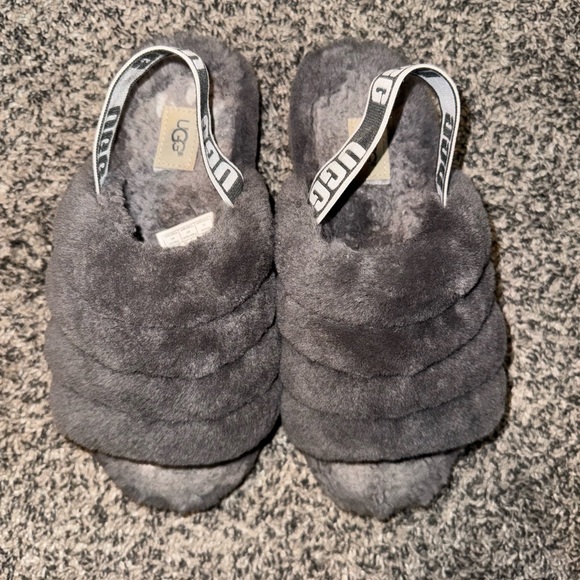 Amazing condition Ugg slippers! - Picture 3 of 10